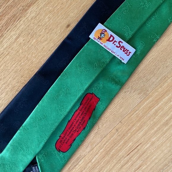 “GRINCH” VTG Christmas tie - Picture 2 of 2